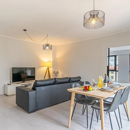 Apartment 81