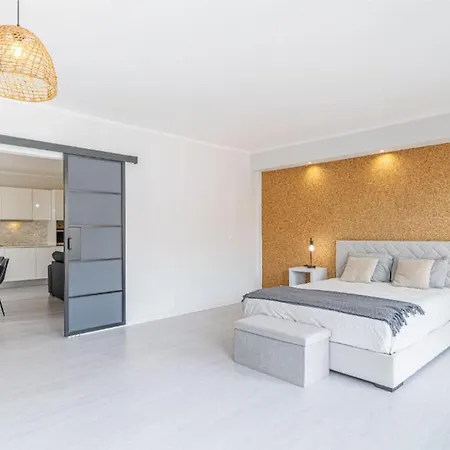 Apartment 81 *